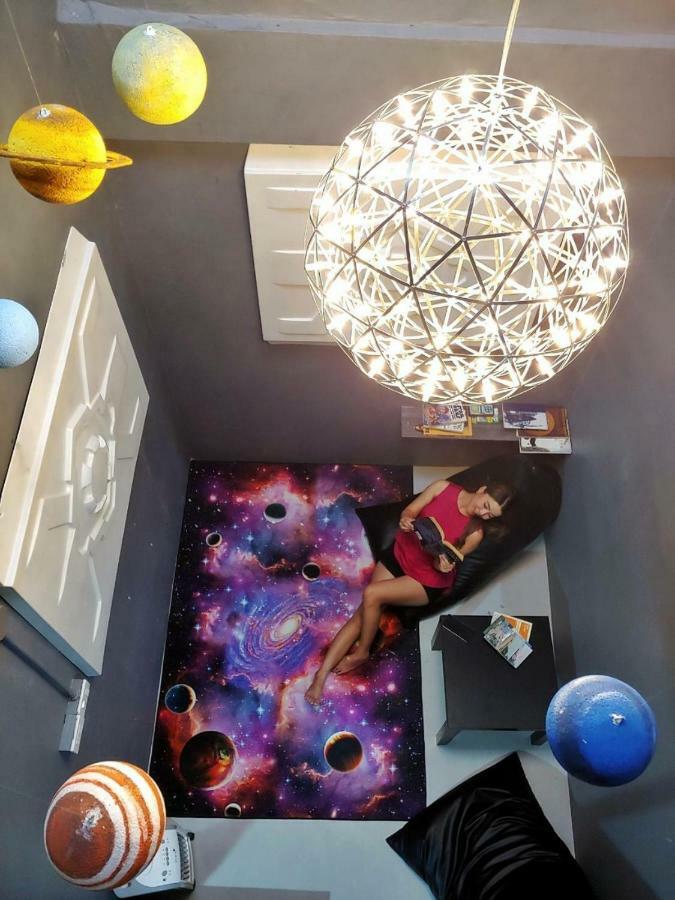 Met A Space Pod @ Asoke Бангкок Екстер'єр фото