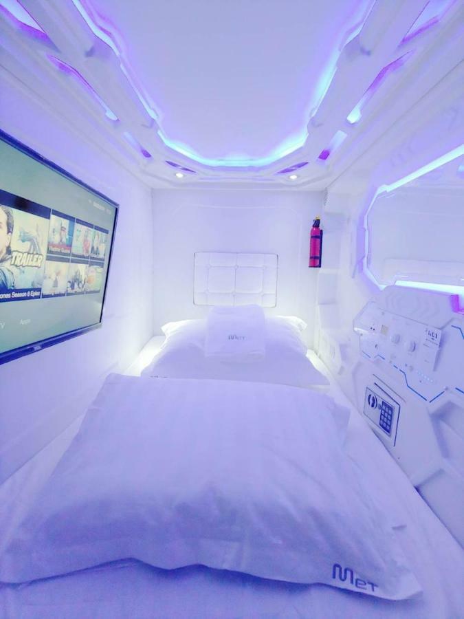 Met A Space Pod @ Asoke Бангкок Екстер'єр фото