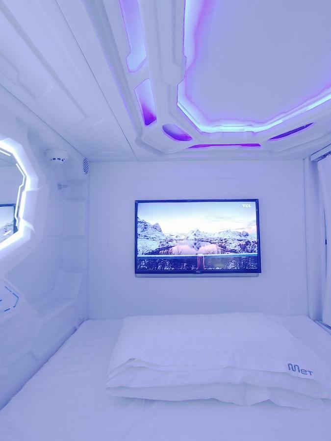 Met A Space Pod @ Asoke Бангкок Екстер'єр фото