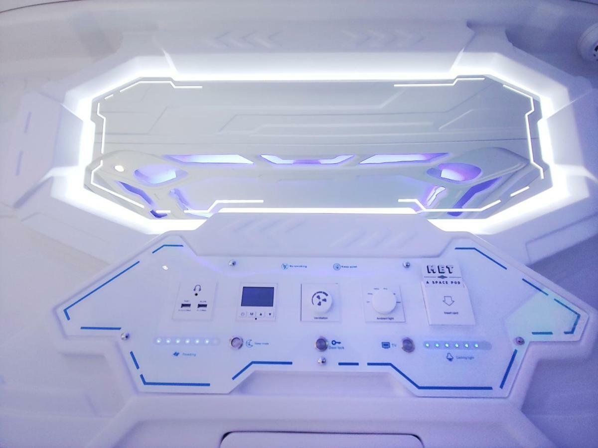 Met A Space Pod @ Asoke Бангкок Екстер'єр фото